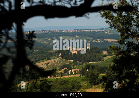 Badia a Passignano, Passignano, Toscana, Italien. Juni 2018 Badia di Passignano oder die Abtei von Passignano ist ein historischer Abtei in der Gemeinde TAVARNELLE Stockfoto