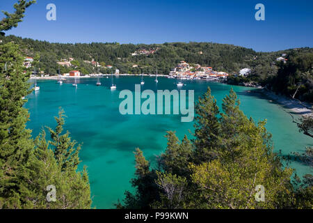 Die hübsche kleine Harbourside Dorf Lakka, Paxos, Griechenland Stockfoto