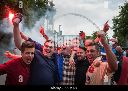 Wembley, London, UK. 29. Mai 2016. Barnsley und Millwall fans Ankommen im Wembley Stadium im guten Geist für die Liga eine Play-off-Finale. Im Bild: Stockfoto