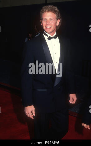 BEVERLY HILLS, Ca - 17. März: Schauspieler Ian Ziering besucht die 18. jährliche People's Choice Awards am 17. März 1992 in den Universal Studios in Universal City, Kalifornien. Foto von Barry King/Alamy Stock Foto Stockfoto