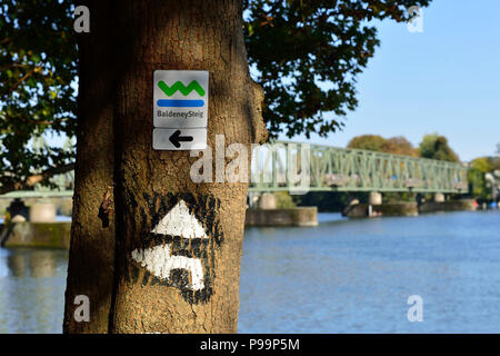 Deutschland, Nordrhein-Westfalen Wanderweg BaldeneySteig in Essen. Stockfoto