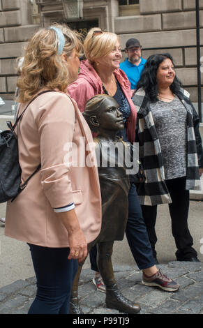 Offenes girl Statue an der Wall Street New York City Stockfoto