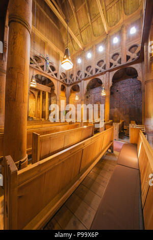 Blick in die Heddal-kirche. Foto von der linken Seite an der Wand. Stockfoto