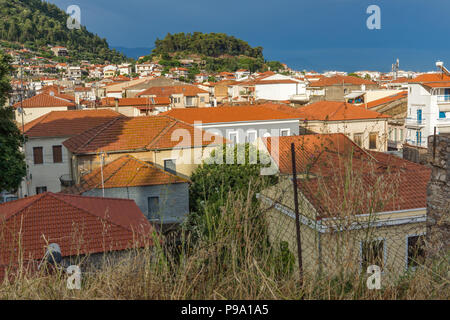 Herrlicher Panoramablick von Nafpaktos Stadt, Westgriechenland Stockfoto