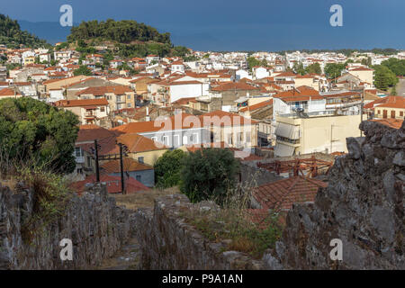 Herrlicher Panoramablick von Nafpaktos Stadt, Westgriechenland Stockfoto