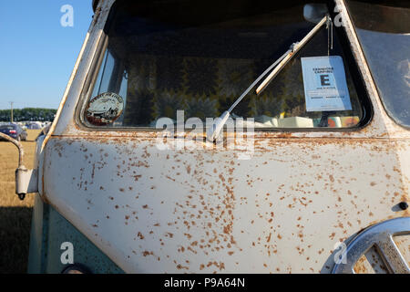 Ein Vintage Split Screen Vw Camper Van Umgewandelt In Eine