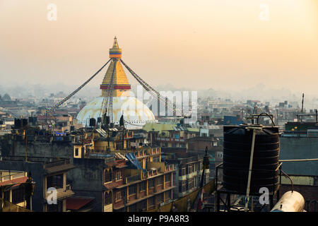 Boudhanath Stupa bei Sonnenuntergang, in Kathmandu, Nepal Stockfoto