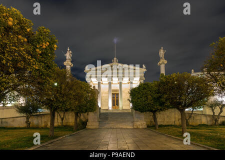 Nacht Panorama der Akademie von Athen, Attika, Griechenland Stockfoto