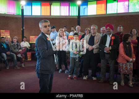 Reform der Vereinten Kirche, Rookstone Tooting Road, London, UK. 28. Mai 2016. Londoner Bürgermeister Sadiq Khan Kampagnen im Namen des Arbeitsmarktes Kandidat für Tooti Stockfoto