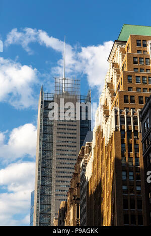 New York City/USA - 13.JULI 2018: die New York Times Gebäude Ansicht von der Straße in Midtown Manhattan Stockfoto