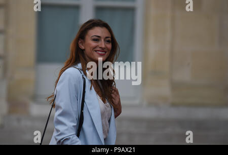 Paris, Frankreich. 16. Juli 2018. Rachel Legrain-Trapani, ehemalige Miss Frankreich und Freundin der französischen Nationalmannschaft Verteidiger Benjamin Pavard, kommt an der Präsidentschaftswahlen Elysee Palace im Zuge von Frankreichs WM-Sieg. Rachel Legrain-Trapani, la petite Amie de Benjamin Pavard, kommen au Palais de l'Elysee la Reception pour en l'honneur de Champions du Monde de Football. *** Frankreich/KEINE VERKÄUFE IN DEN FRANZÖSISCHEN MEDIEN *** Credit: Idealink Fotografie/Alamy leben Nachrichten Stockfoto