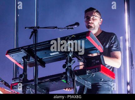 Gus Unger-Hamilton von Alt-J live auf der Bühne am Obelisk Latitude Festival, henham Park, Suffolk, England, 15. Juli 2018 Stockfoto