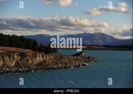 17. 20 Apr, 2018. Lake Pukaki in der Region Mount Cook auf der südlichen Halbinsel von Neuseeland, im April 2018 | Verwendung der weltweiten Kredit aufgezeichnet: dpa/Alamy leben Nachrichten Stockfoto