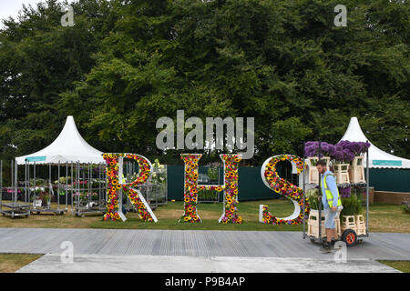 Tatton Park, Cheshire, UK. 17. Juli 2018. Aussteller machen den letzten Schliff an ihre Exponate: Simon Maycock/Alamy leben Nachrichten Stockfoto