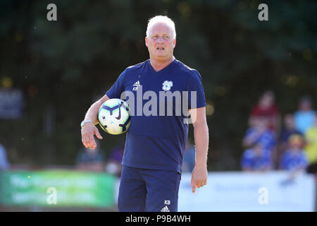 Tavistock, Devon, Großbritannien. 16. Juli 2018. Kevin Blackwell, der Cardiff City Assistant Coach. Vor der Saison Fußball-Freundschaftsspiel, Tavistock AFC v Cardiff City an der Langsford Park Stadion in Tavistock, Devon am Montag, 16. Juli 2018. Dieses Bild dürfen nur für redaktionelle Zwecke verwendet werden. Nur die redaktionelle Nutzung, eine Lizenz für die gewerbliche Nutzung erforderlich. Keine Verwendung in Wetten, Spiele oder einer einzelnen Verein/Liga/player Publikationen. pic von Andrew Obstgarten/Andrew Orchard sport Fotografie/Alamy leben Nachrichten Stockfoto