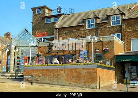 Das Princess Theatre, Sonnenuntergang Wein Bar, Hunstanton, Norfolk, englisches Seebad, England, Großbritannien Stockfoto