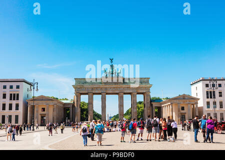 Das Brandenburger Tor ist das Wahrzeichen Berlins. Stockfoto