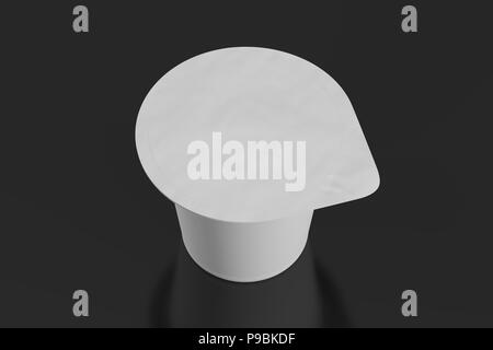 Leere weiße Joghurt Verpackung. Mockup dessert Kunststoffbehälter auf schwarzen Hintergrund mit Freistellungspfad isoliert. 3D-Rendering Stockfoto