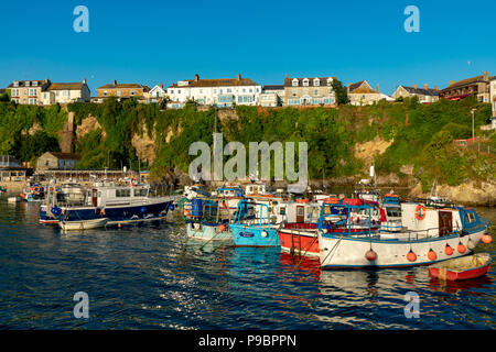 Newquay Cornwall England Juli 15, 2018 Am frühen Morgen Licht am Hafen von Newquay Stockfoto