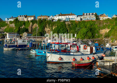 Newquay Cornwall England Juli 15, 2018 Am frühen Morgen Licht am Hafen von Newquay Stockfoto