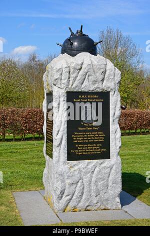 HMS Europa Royal Naval Patrol Service Denkmal an der National Memorial Arboretum, Alrewas, Staffordshire, England, UK, Westeuropa. Stockfoto