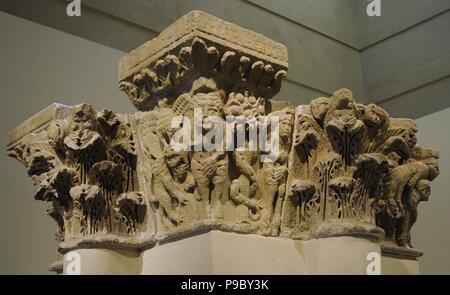 Hauptstädte von der Darstellung der Erbsünde und der Bindung des Isaak Camarasa-Säule. Letzten Viertel des 12. Jahrhunderts. Anonym. Von der Kirche St. Michael (San Miquel) von Camarasa, Provinz Lleida. Nationalen Kunstmuseum von Katalonien. Barcelona. Katalonien. Spanien. Stockfoto