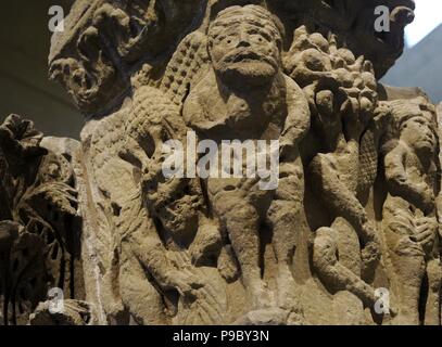 Hauptstädte von Camarasa Säule. Detail-Darstellung der Erbsünde. Letzten Viertel des 12. Jahrhunderts. Anonym. Von der Kirche St. Michael (San Miquel) von Camarasa, Provinz Lleida. Nationalen Kunstmuseum von Katalonien. Barcelona. Katalonien. Spanien. Stockfoto