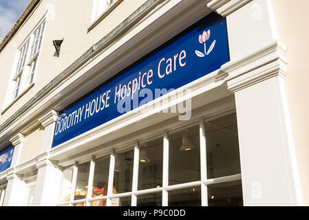 DOROTHY HAUS HOSPIZ fundraising Charity Shop in Devizes Wiltshire England Großbritannien Stockfoto