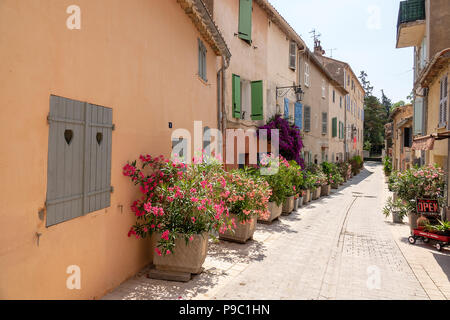 Straße in Saint Tropez an der Cote d'Azur in der Südfrankreich Stockfoto