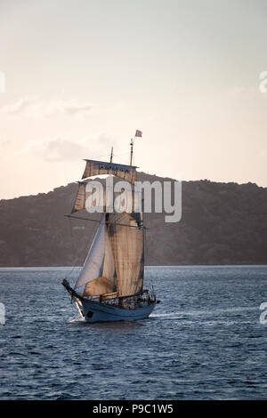 Segelschiff "Sir Robert Baden Powell" auf einer Kreuzfahrt vor der italienischen Insel Sardinien Stockfoto