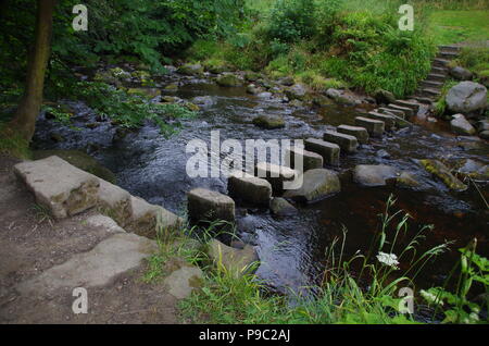 Trittsteine Brücke @ Hebden Bridge. John O'Groats (Duncansby head) zu den Ländern Ende Ende Trail zu beenden. England. Großbritannien Stockfoto