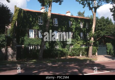 Das Haus in Louveciennes (Paris), in der die Maler Camille Pissarro lebte, Nr. 22, Route de Versailles. (N186) Stockfoto