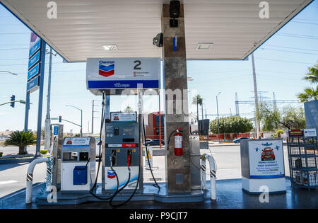 Chevron Tankstelle in Mexiko. Techron. Tankstelle. Benzin, Diesel. Kohlenwasserstoffe, Mischung, Erdöl, Destillation, Kraftstoff, Verbrennung Stockfoto