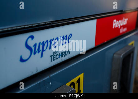 Chevron Tankstelle in Mexiko. Techron. Tankstelle. Benzin, Diesel. Kohlenwasserstoffe, Mischung, Erdöl, Destillation, Kraftstoff, Verbrennung Stockfoto
