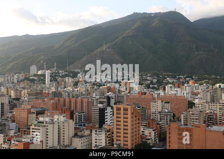 Gebäude in Caracas Venezuela, Foto von Sabana Grande Bereich getroffen, Centro Comercial El Recreo. Vicente Quintero und Marcos Kirschstein Stockfoto