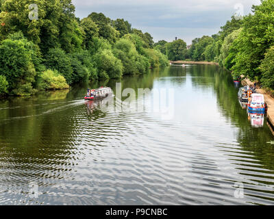 15-04 auf den Fluss Ouse von Millennium Bridge in New York Yorkshire England Stockfoto