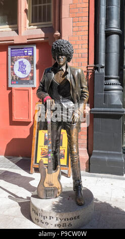 Memorial statue Bronze zu Phil Lynott von Thin Lizzy, weg von der Grafton Street, Dublin, Irland, Europa Stockfoto