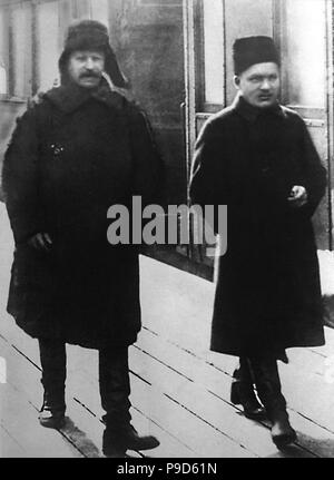 Joseph Stalin und Sergei Kirow am Leningradski Bahnhof in Moskau. Museum: State Museum der politischen Geschichte Russlands, St. Petersburg. Stockfoto