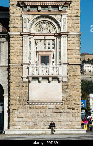 Italien, Lombardei, Bergamo, Città Bassa, Torre dei Caduti, Vittorio Veneto Square Stockfoto