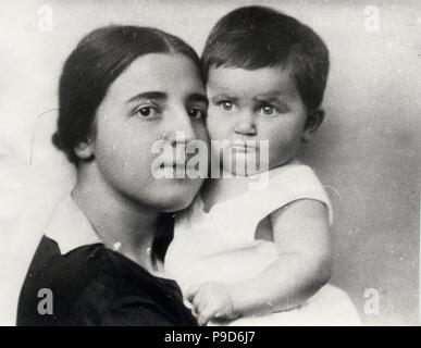 Josef Stalins zweiter Frau, Nadeschda Alliluyeva (1901-1932) und Tochter Swetlana Alliluyeva. Museum: private Sammlung. Stockfoto