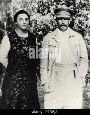 Josef Stalin mit seiner zweiten Frau Nadezhda Alliluyeva (1901-1932). Museum: private Sammlung. Stockfoto