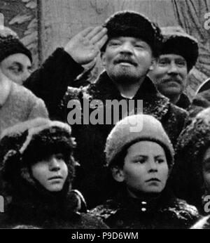 Wladimir Lenin auf dem Roten Platz am 7. November 1919. Museum: Staatliches Historisches Museum, Moskau. Stockfoto