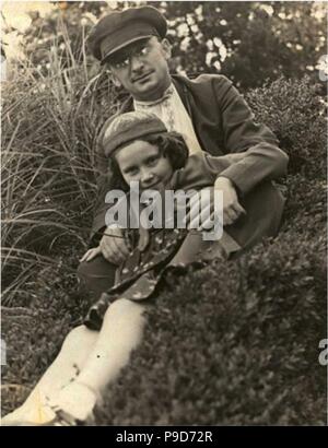 Leiter des NKWD Lavrentiy Berija mit Josef Stalins Tochter Swetlana Alliluyeva. Museum: private Sammlung. Stockfoto