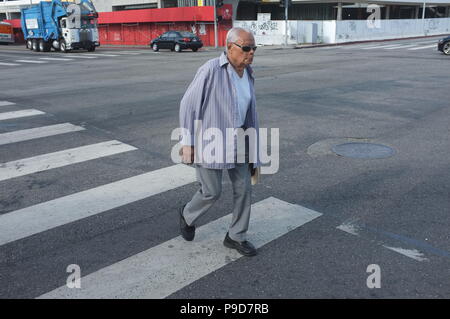 Los Angeles, USA - 29. Juli: Nicht identifizierte zufällige Menschen in den Straßen der Innenstadt von Los Angeles, CA am 29. Juli 2018. Stockfoto