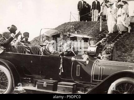 Kaiser Nikolaus II. und Président Poincaré in Sankt Petersburg im Juli 1914. Museum: Staatliche Russische Film und Foto Archiv, Krasnogorsk. Stockfoto