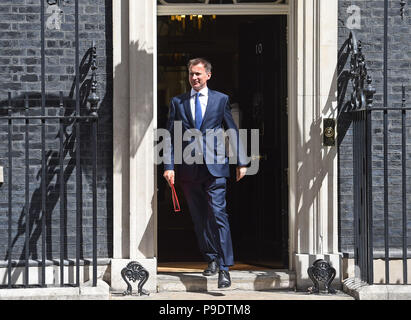 Außenminister Jeremy Hunt Blätter Downing Street, London, nach der Kabinettssitzung. Stockfoto