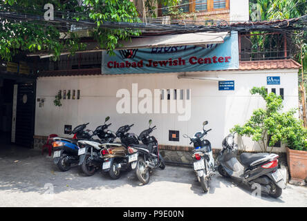 Motorräder außerhalb der Chabad jüdischen Zentrum in Ho Chi Minh City, Vietnam Ho Chi Minh City, Vietnam geparkt. Stockfoto