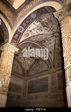 Fresoes und dekoriert, Tonnengewölbe, ersten Innenhof, der Palazzo Vecchio, Florenz, Toskana, Italien Stockfoto