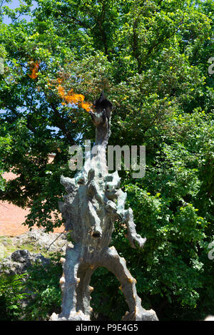 Der Wawel Drachen Statue auf Wawel in Krakau, Polen, Europa. Stockfoto