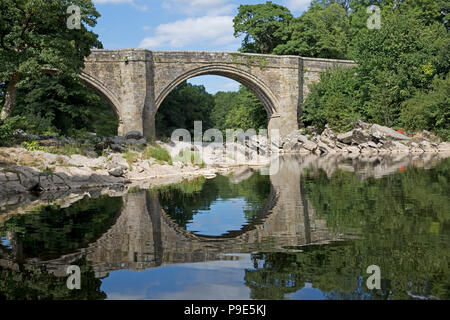 Devils Bridge dreifach gewölbte Brücke von ashlar Sandstein in der 14. oder 15. Jahrhundert über den Fluss Lune Whithorn Wigtownshire Schottland gebaut Stockfoto